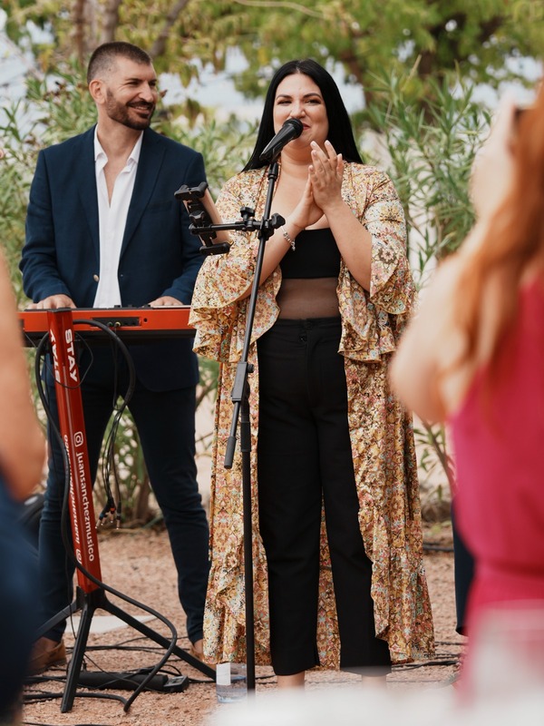 DESIRE-MARQUEZ-CANTANTE-CORDOBA-CEREMONIA